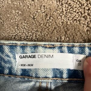 Garage Denim Mom Straigh Leg Jeans
Size 5
Great condition!